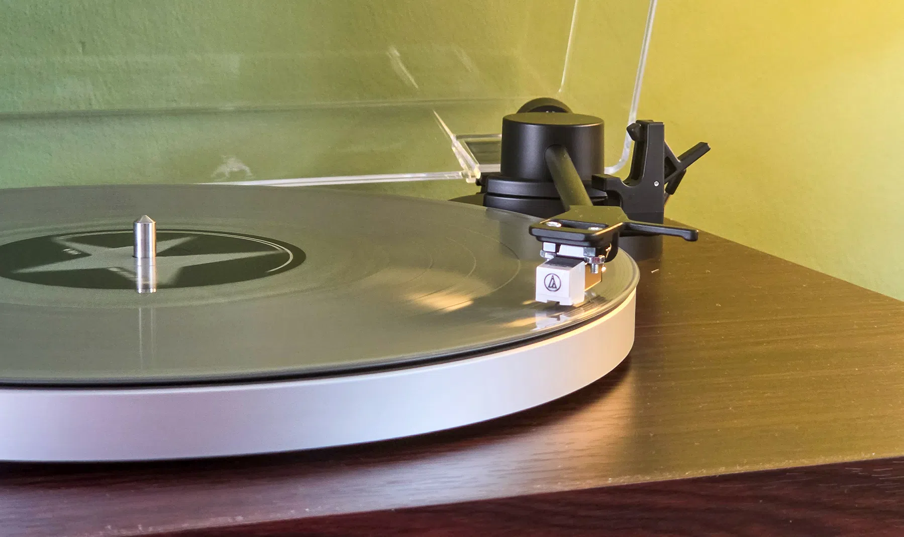 Aulo review close up